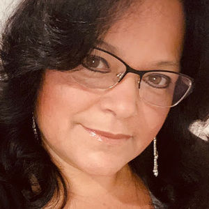 Meet your Posher, Lorena